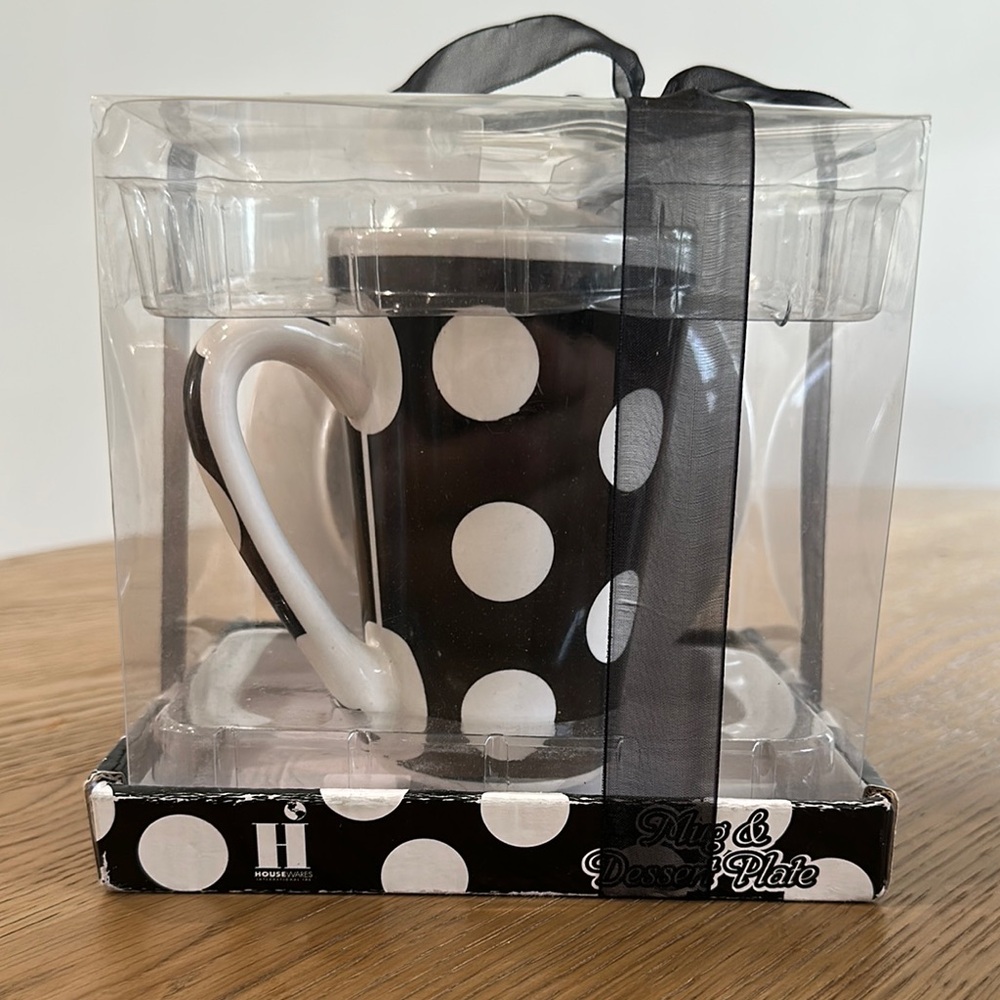 Polka Dot Mug and Dessert Plate Set - Black and White gift set